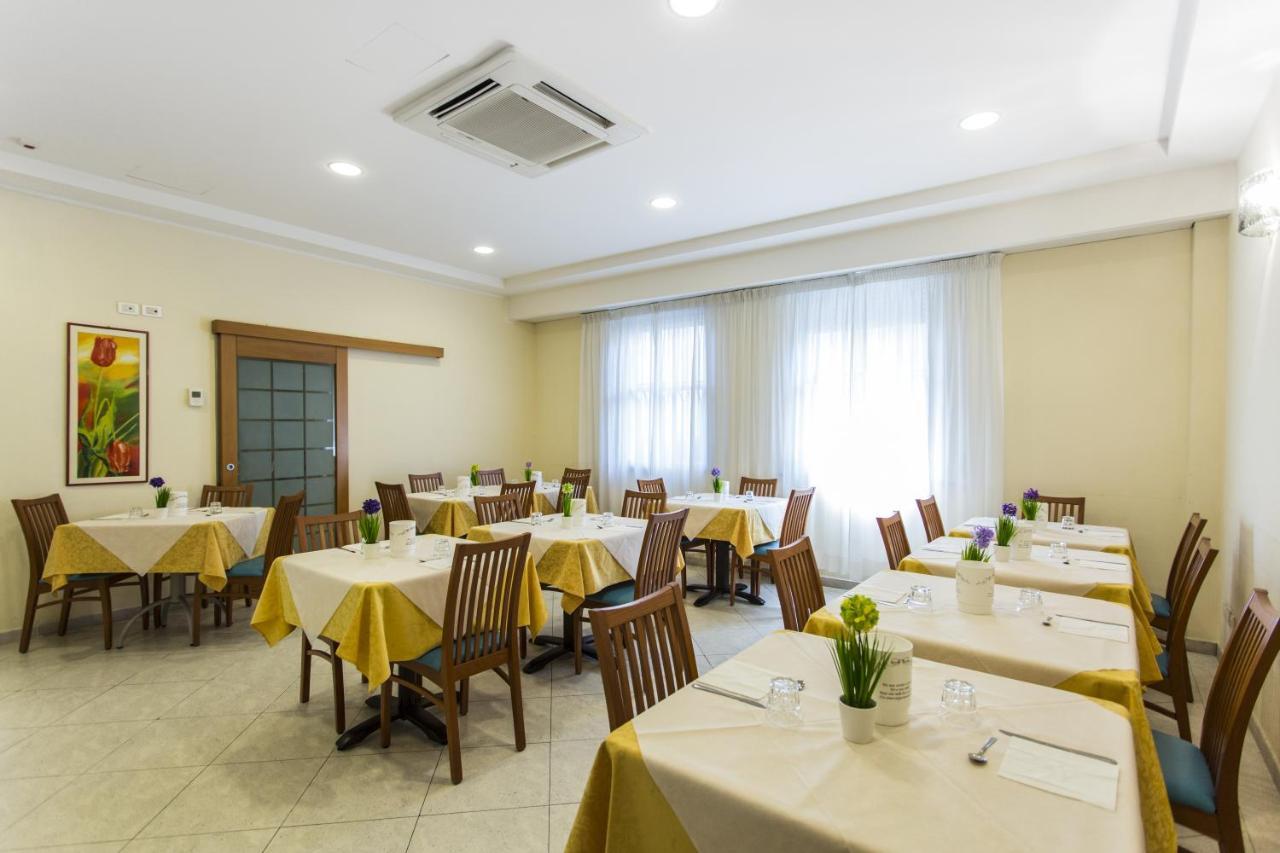 Hotel Savana 리미니 외부 사진