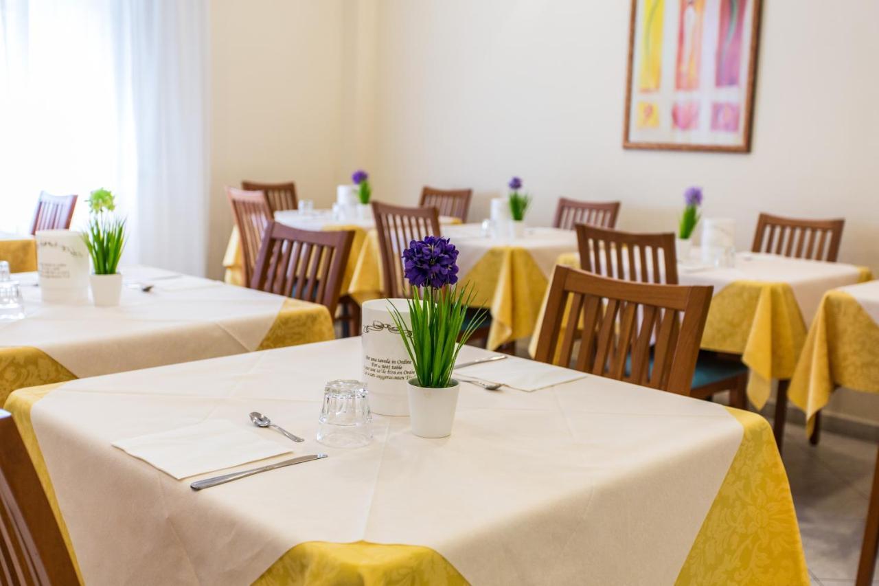 Hotel Savana 리미니 외부 사진
